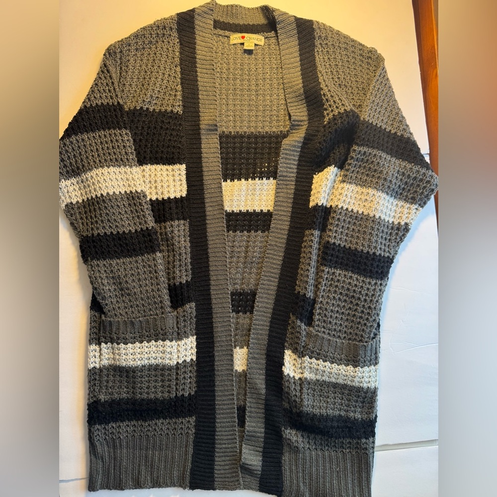 Love Change Italy Sweater Women’s - Size Large - Heather Gray w/Pockets